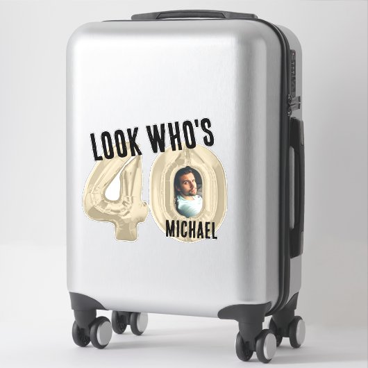 Look Who's 40 – 写真 シール (スーツケース)