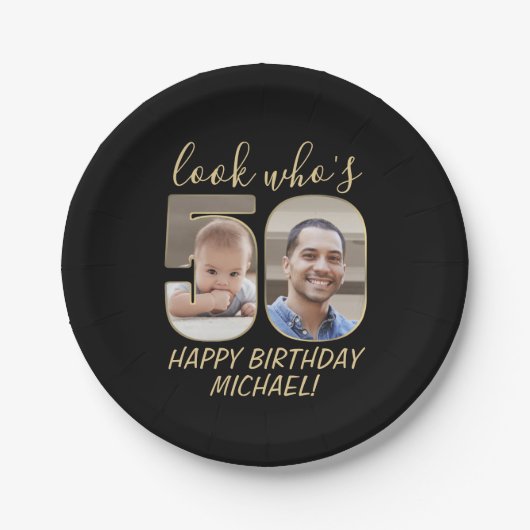Look Who's 50ブラック&金ゴールド2フォトハッピーバースデー ペーパープレート (正面)