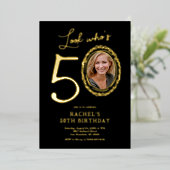 Look Who's 50 Photo Adult誕生日 箔招待状 (立ち正面)