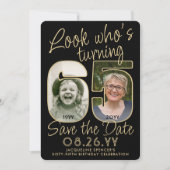 Look Who's 65ブラック&金ゴールド2フォトバースデーパーティー セーブザデート (正面)