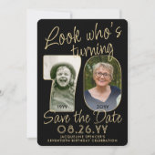 Look Who's 70ブラック&金ゴールド2フォトバースデーパーティー セーブザデート (正面)