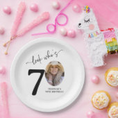 Look Who's 70! Modern Photo 70th Birthday ペーパープレート (パーティー)