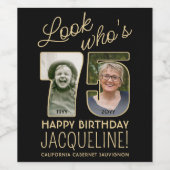 Look Who's 75ブラック&金ゴールド2フォトバースデーパーティー ワインラベル (シングルラベル)