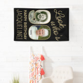 Look Who's 90ブラック&金ゴールド2フォトバースデーパーティー 横断幕 (インサイチュ)