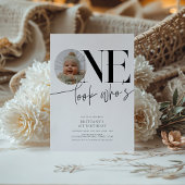 Look Who's One モダンシンプルBirthday 招待状