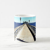 Looking Down The Pier コーヒーマグカップ (中央)