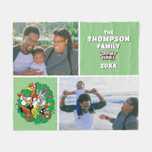 LOONEY TUNES™グループクリスマスリースファミリーフォト フリースブランケット