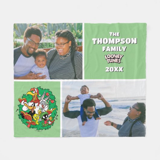 LOONEY TUNES™グループクリスマスリースファミリーフォト フリースブランケット (正面(横))