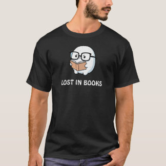 Lost in Books – Cute Fluffy Character Tシャツ