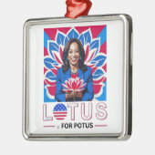 Lotus for Potus Kamala Harris大統領選挙キャンペーン メタルオーナメント (左)
