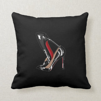 LOUBOUTINによって積み重ねられる黒い背景 クッション