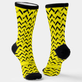 Loud Chevron Black and Yellow Name Initials ソックス (傾斜あり)