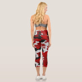 Louisville Red Black Bold Camo Printed カプリレギンス (裏面)