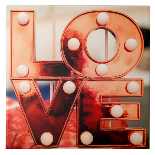 LOVE (ビッグレッドレタリング) タイル (正面)