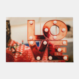 LOVE (ビッグレッドレタリング) ドアマット