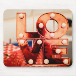 LOVE (ビッグレッドレタリング) マウスパッド