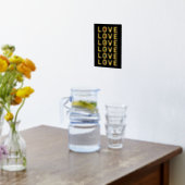 "LOVE"単語、レインボーカラーのハートブラック金ゴールド 箔ポスター (レイダウン (キッチン))