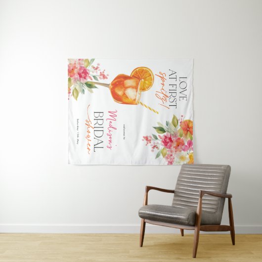 Love at First Spritz Bridal Shower Backdrop Sign タペストリー (インサイチュ(横))