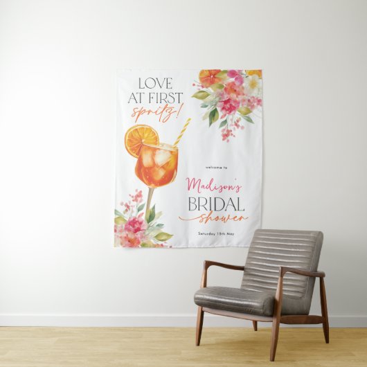 Love at First Spritz Bridal Shower Backdrop Sign タペストリー (インサイチュ)