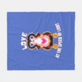 Love at the Speed of Light Penguin Gift フリースブランケット (正面(横))