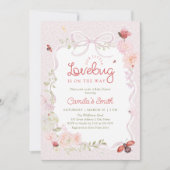 Love Bug Floral Preppy Girl Baby Shower Invitation 招待状 (正面)