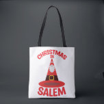 Love Christmas in Salem New England Witchy Santa トートバッグ<br><div class="desc">サレムサンタウィッチハマサチューセッツヴィンテージの休日の旅行は不気味な冬の生意気な観光客休暇を雪の壮大な魔女とサンタマッシュアップ風光明媚な旅ニューイングランドの居心地の良い冬のユーモアのスローガンはデラックスフルオーバースタイルやクロスボディトートバッグ。今日はサレおもしろいムクリスマス観光客を入手。</div>