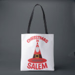 Love Christmas in Salem New England Witchy Santa トートバッグ<br><div class="desc">サレムサンタウィッチハマサチューセッツヴィンテージの休日の旅行は不気味な冬の生意気な観光客休暇を雪の壮大な魔女とサンタマッシュアップ風光明媚な旅ニューイングランドの居心地の良い冬のユーモアのスローガンはデラックスフルオーバースタイルやクロスボディトートバッグ。今日はサレおもしろいムクリスマス観光客を入手。</div>