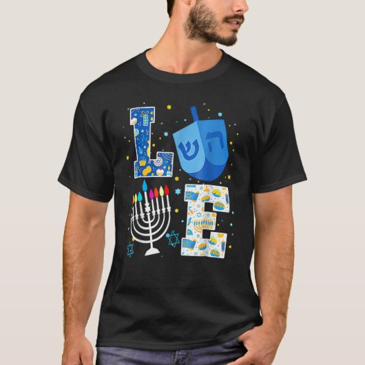 LOVE Cute Hanukkah Decorations Dreidel Menorah Cha Tシャツ (正面)