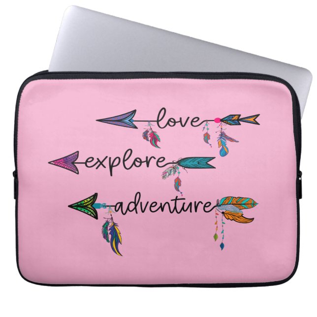 Love Explore Adventure Arrow Tribal Boho Design ラップトップスリーブ (正面)