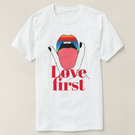 Love First Tシャツ