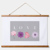 LOVE Floral Butterfly Wall Art – Romantic Nature 吊り下げ型タペストリー (正面)
