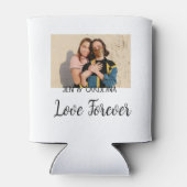 Love Forever LGbtqカップルプライド追加フォト名sim 缶クーラー (裏面)