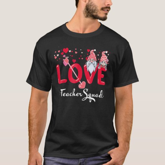 Love Gnome Teacher Squad Happy Valentine Gnome Tea Tシャツ (正面)