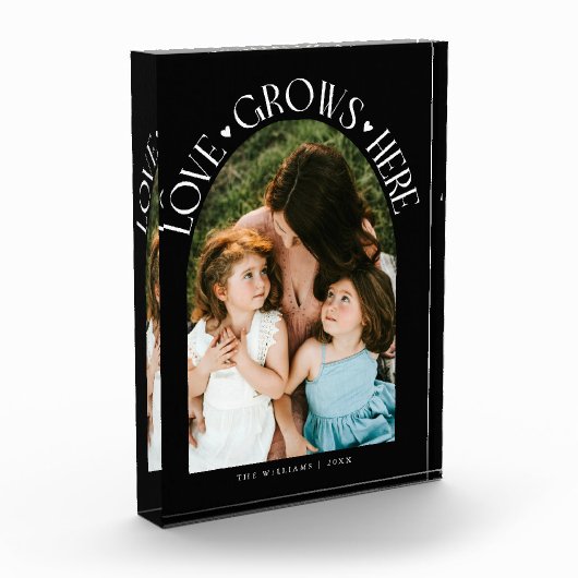 Love Grows Here Modern Arch Black フォトブロック (左)