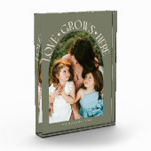 Love Grows Here Modern Arch Sage Green フォトブロック (左)