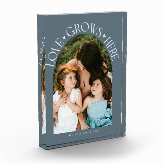 Love Grows Here Modern Arch Slate Blue フォトブロック (左)