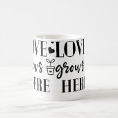 Love Grows Here Plants Flower Lover Gardening Gard コーヒーマグカップ (中央)