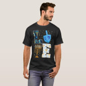 LOVE Hanukkah Decorations Dreidel Menorah 2022 Cha Tシャツ (正面フル)