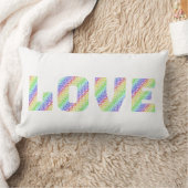 LOVE & HEAL: 両面に広がる虹の肯定スローケット ランバークッション (ブランケット)