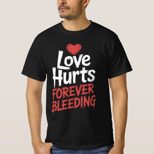 Love Hurts Gothic Horror Halloween Tee Tシャツ (正面)