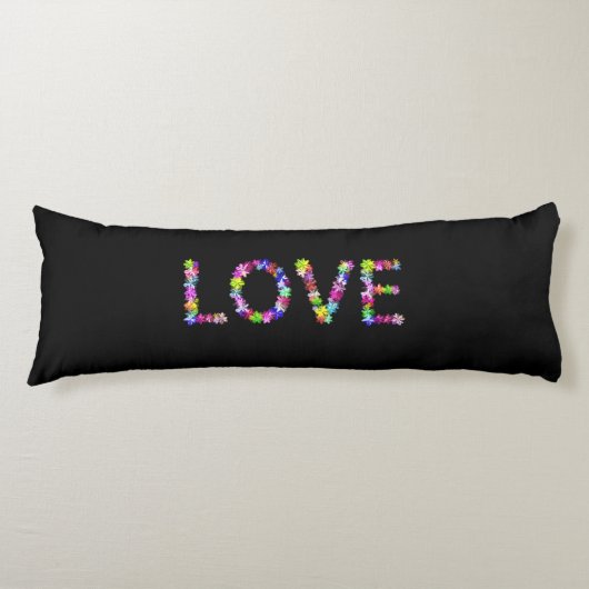 Love in Every Form | Inspirational  ボディピロー (正面)