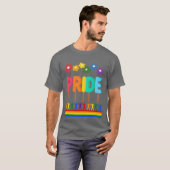 Love is a human right All love is love funny Tシャツ (正面フル)