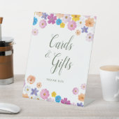 Love is in Bloom Bridal Shower Cards and Gifts 台座サイン (インサイチュ)