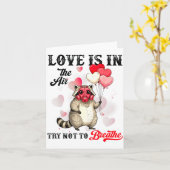 Love Is In The Air Try Not To Breathe Cute Raccoon カード (黄色い花)