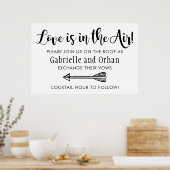Love is in the Air Welcome Sign | Black Script ポスター (キッチン)