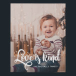 Love is Kind Script with Name and Photo フェイクキャンバスプリント<br><div class="desc">ウォールエレガントアートは一つの写真と感動的名前をカスタムすると「愛は優しい」台本を特徴とする。</div>