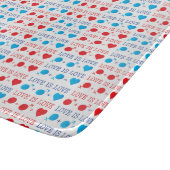 LOVE is LOVE引用文in red and blue カッティングボード (角)