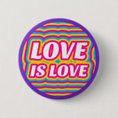 Love Is Love プライドボタン - 虹色と紫のリング 缶バッジ (正面)
