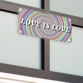 Love Is Love プライド 横断幕 (ビルの外側)