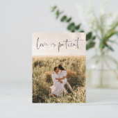 Love Is Patient Flendedの変更結婚ポストカード ポストカード (スタンド正面)